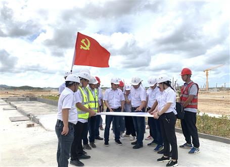 ��������һ�ȡ��м�ʹ������ģ���𻪷ֹ�˾��֧������ɫ���渳����ҵ����